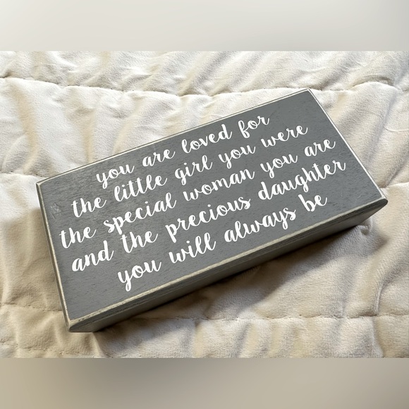 Wooden Sign 🩶 DAUGHTER 🩶 Farmhouse Style - Picture 2 of 7